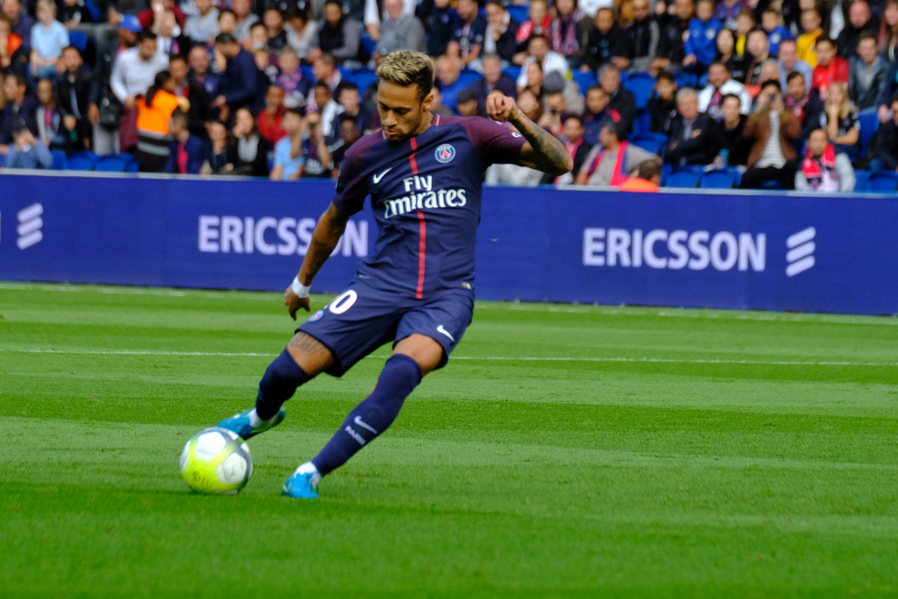 掘金约基奇豪取三双助球队连胜（约基奇三双发威，掘金延续连胜）