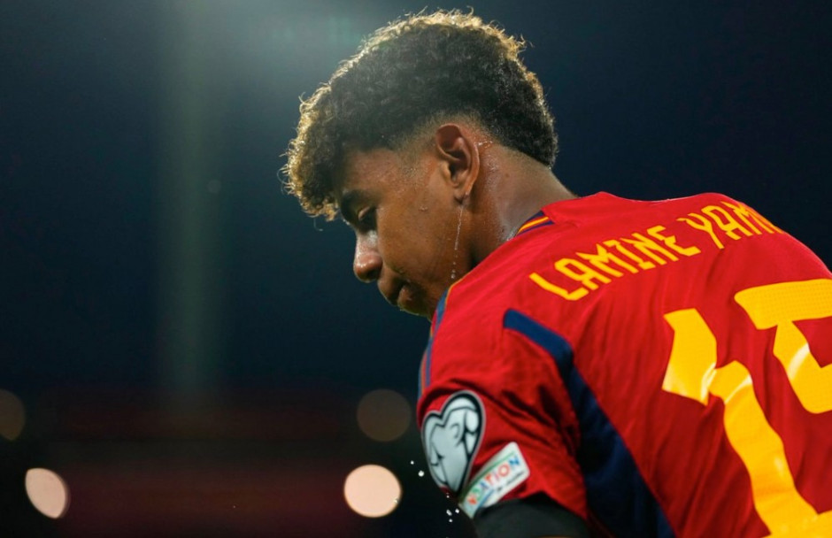 罗马诺：皇马信任18岁小将马斯坦托诺，相信他是前途光明的天才（罗马诺：皇马看好18岁新星马斯坦托诺，认为其前途无量）