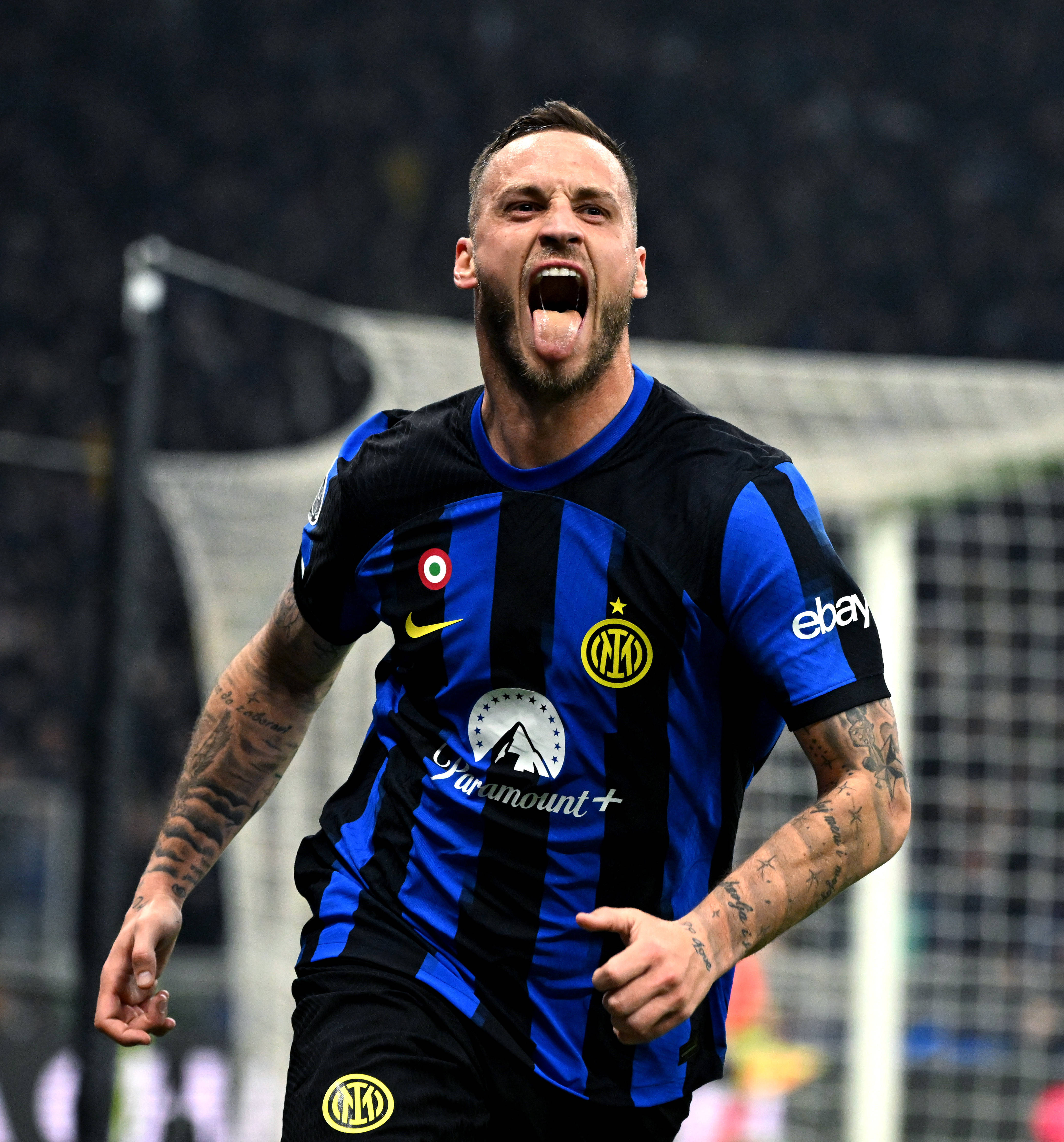 埃永：我从小到大最常看切尔西比赛，为切尔西效力是我的梦想（埃永：自幼常看蓝军比赛，披上切尔西战袍是我的梦想）