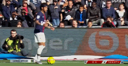 姆巴佩双响+库尔图瓦神扑！皇马客场群星闪耀，多名主力带伤出战