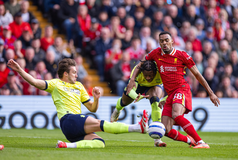 萨内蒂评合作过国米十大前锋：大罗位列榜首，伊布和巴乔在列（萨内蒂评选合作过的国米十大前锋：大罗居首，伊布与巴乔入选）