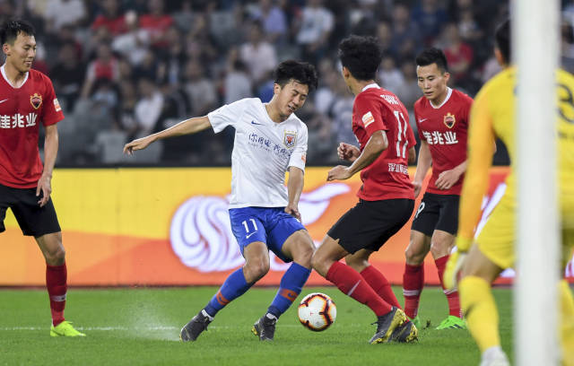 乌兹别克斯坦队展现黑马潜质（乌兹别克斯坦队崭露黑马之势）