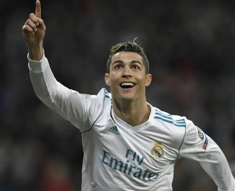 足球国足公布出征名单，多名主力如期入选（国足出征大名单出炉，多名主力如期在列）