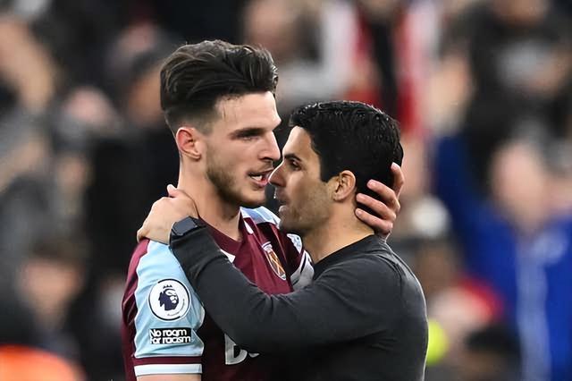 记者：罗马评估迪巴拉续约，任何报价都会远低于现有800万年薪（记者：罗马正评估与迪巴拉续约，报价或显著低于其现有800万年薪）