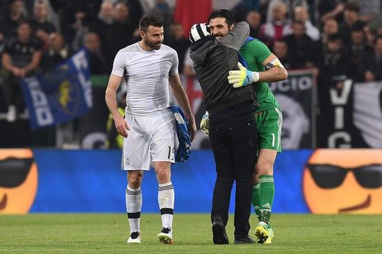 博努奇：我坚信加图索带领国家队走的是正确道路（博努奇力挺加图索：国家队走在对的路上）