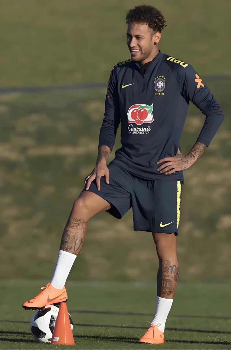 逆袭称王，苏超泰州队获2025微博竞燃之夜年度全民闪耀运动队（黑马封王！苏超泰州队荣膺2025微博竞燃之夜年度全民闪耀运动队）