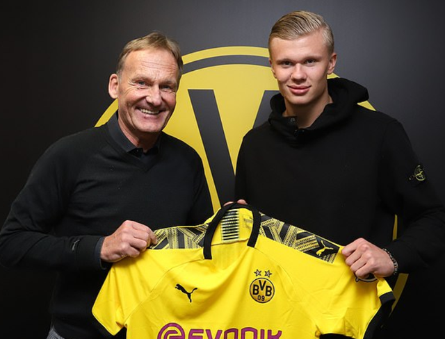 首发出战阿尔巴尼亚，22岁夸安萨英格兰成年队首秀（22岁夸安萨迎英格兰成年队处子秀，首发对阵阿尔巴尼亚）